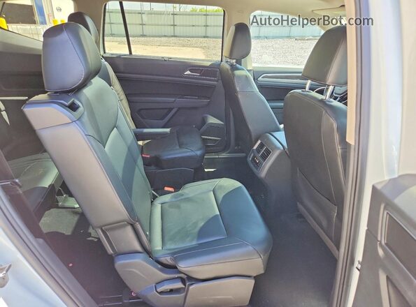 1V2RR2CA5KC592959 2019 VOLKSWAGEN ATLAS White Вид задньої частини салону