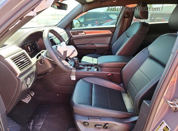 1V2SC2CA3PC214391 2023 VOLKSWAGEN ATLAS Серый Вид салона спереди