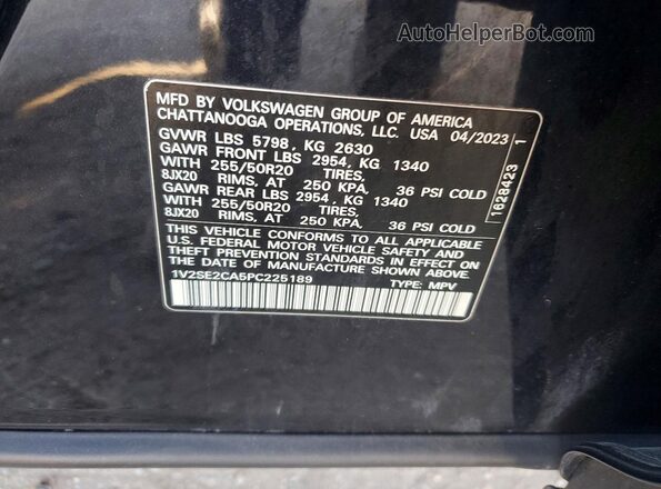 1V2SE2CA5PC225189 2023 VOLKSWAGEN ATLAS Black Vista de la etiqueta del VIN