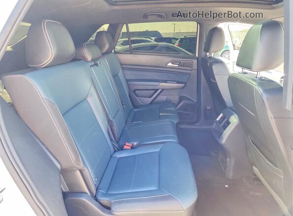 1V2SE2CA7MC233578 2021 VOLKSWAGEN ATLAS White Widok wnętrza z tyłu