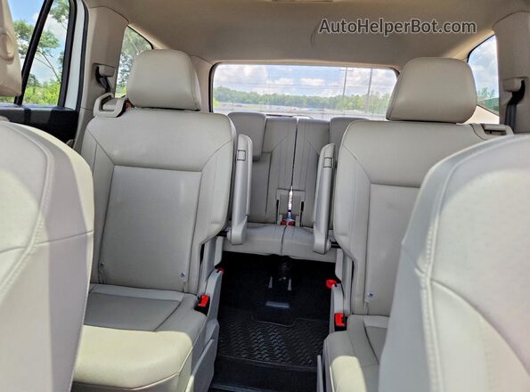 1V2SR2CA8KC600988 2019 VOLKSWAGEN ATLAS White Вид задніх сидінь