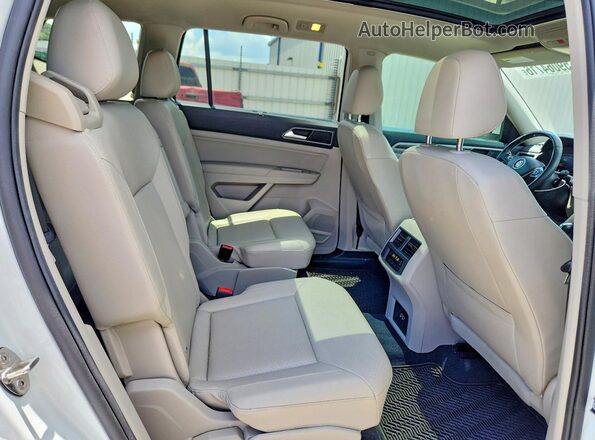 1V2SR2CA8KC600988 2019 VOLKSWAGEN ATLAS White Вид задньої частини салону