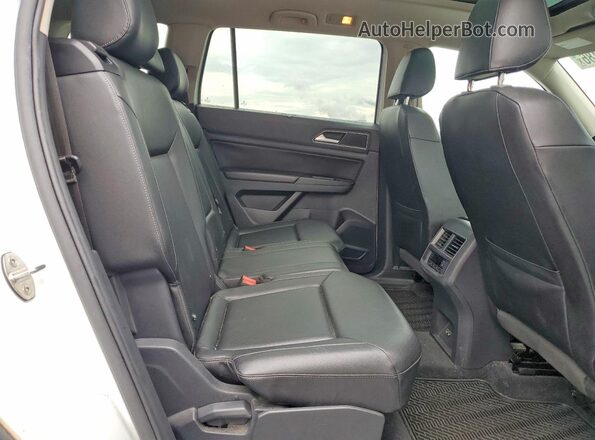 1V2SR2CA9JC587943 2018 VOLKSWAGEN ATLAS Белый Вид задних сидений