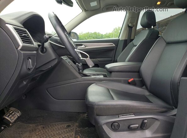 1V2SR2CA9JC587943 2018 VOLKSWAGEN ATLAS Белый Вид салона спереди