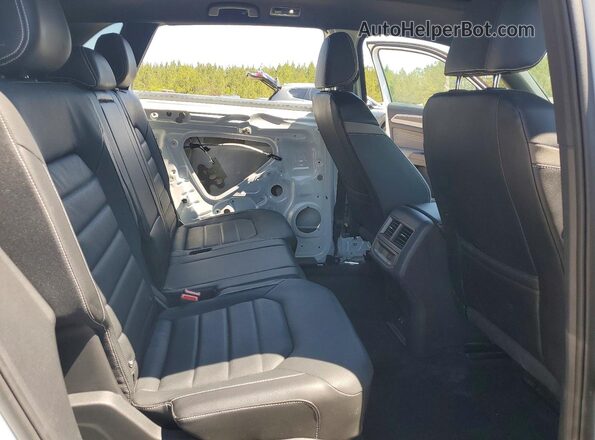 1V2TE2CA3MC221674 2021 VOLKSWAGEN ATLAS White Vista de los asientos traseros
