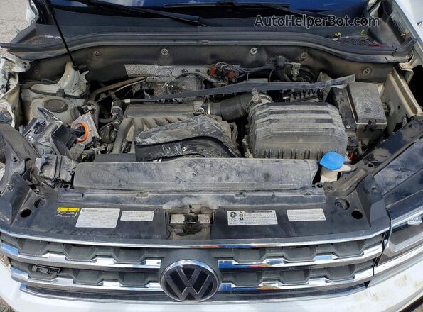 1V2TR2CA2JC575752 2018 VOLKSWAGEN ATLAS White Widok komory silnika