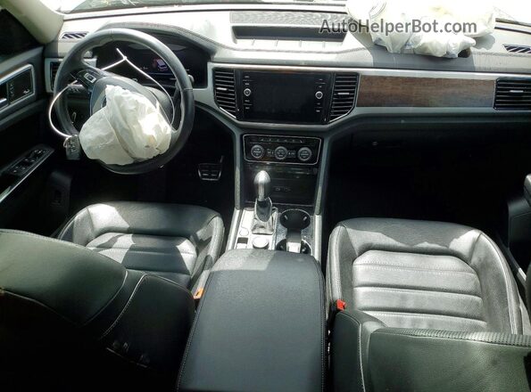 1V2TR2CA2JC575752 2018 VOLKSWAGEN ATLAS White Widok deski rozdzielczej