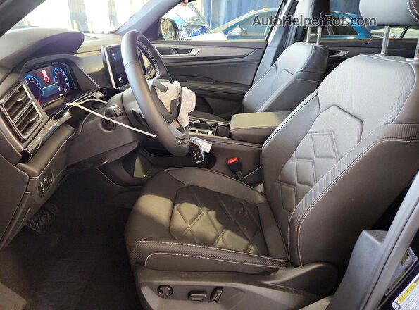 1V2WC2CA3TC231705 2026 VOLKSWAGEN ATLAS Black Widok wnętrza z przodu