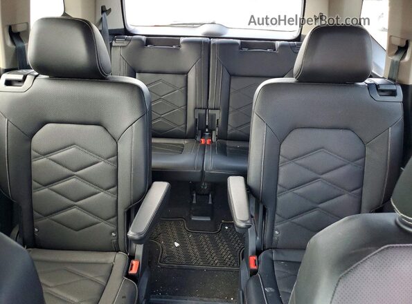 1V2WR2CA1RC519746 2024 VOLKSWAGEN ATLAS Black Вид задніх сидінь