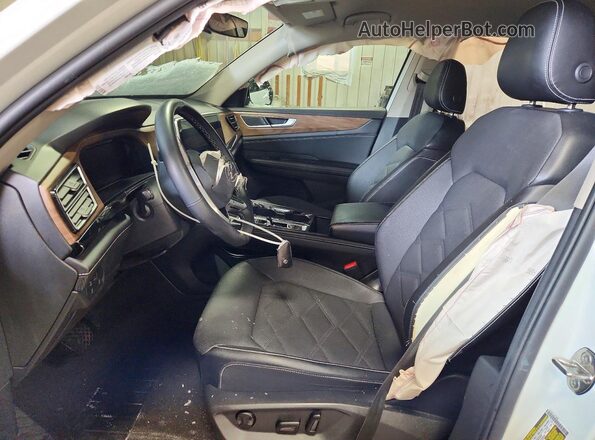 1V2WR2CA3RC535821 2024 VOLKSWAGEN ATLAS Белый Вид салона спереди