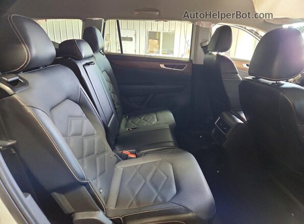 1V2WR2CA3RC535821 2024 VOLKSWAGEN ATLAS Белый Вид задней части салона