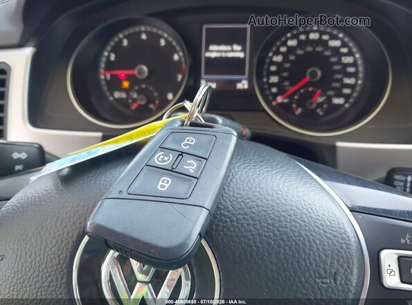 1V2WR2CA9KC560549 2019 VOLKSWAGEN ATLAS Silver Widok deski rozdzielczej