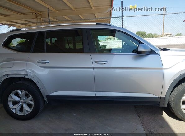 1V2WR2CA9KC560549 2019 VOLKSWAGEN ATLAS Silver Widok wnętrza z tyłu