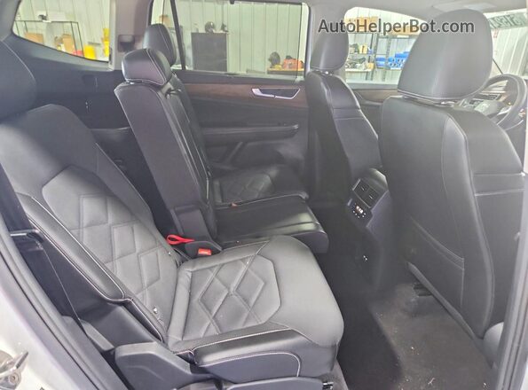 1V2WR2CAXRC584725 2024 VOLKSWAGEN ATLAS Белый Вид задней части салона