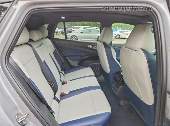 1V2WSPE86RC022249 2024 VOLKSWAGEN ID.4 Silver Սալոնի հետևի տեսք