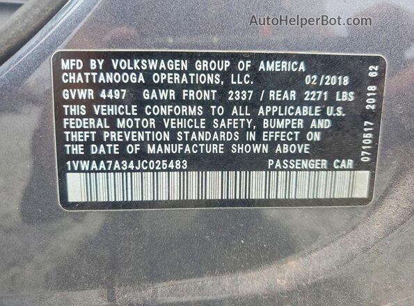 1VWAA7A34JC025483 2018 VOLKSWAGEN PASSAT Gray VIN կոդի պիտակի տեսք