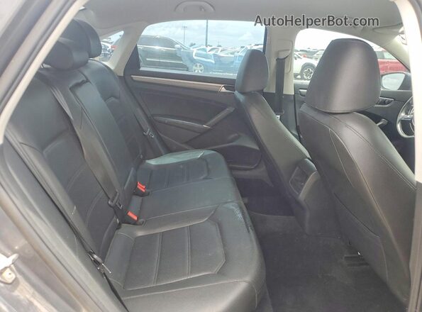 1VWAA7A34JC025483 2018 VOLKSWAGEN PASSAT Gray Հետևի նստատեղերի տեսք