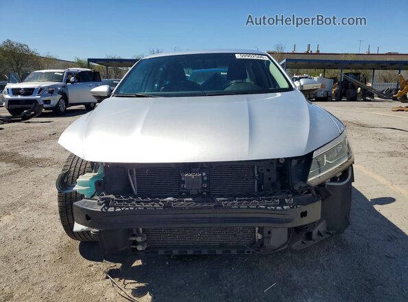 1VWAA7A35JC039781 2018 VOLKSWAGEN PASSAT Silver Vista frontal