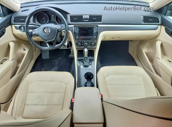 1VWAA7A38JC016303 2018 VOLKSWAGEN PASSAT Черный Вид панели приборов