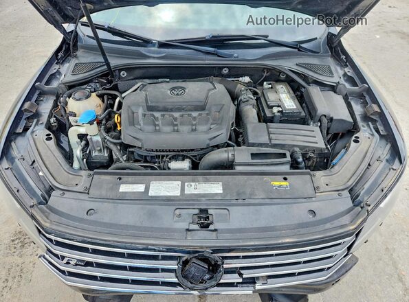 1VWAA7A38JC016303 2018 VOLKSWAGEN PASSAT Черный Вид задней части салона