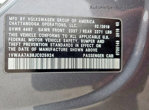 1VWAA7A38JC025924 2018 VOLKSWAGEN PASSAT Gray Widok komory silnika
