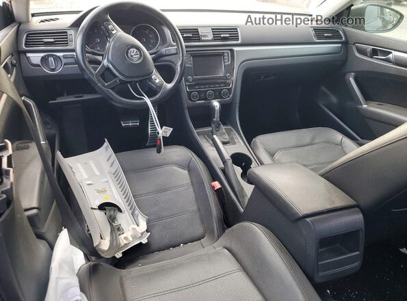 1VWAA7A3XJC048993 2018 VOLKSWAGEN PASSAT Black Dashboard view
