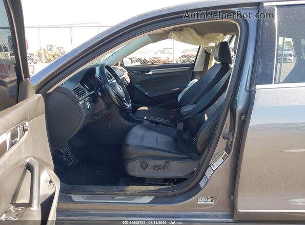 1VWAS7A34GC065245 2016 VOLKSWAGEN PASSAT Gray Front interior view