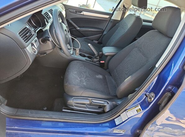 1VWAS7A35GC067585 2016 VOLKSWAGEN PASSAT Blue წინა სალონის ხედი