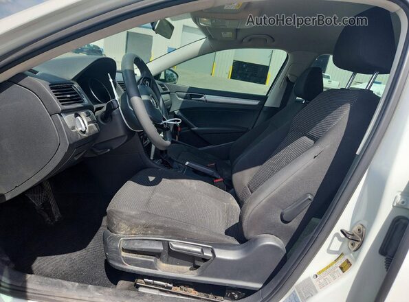 1VWAS7A3XGC034744 2016 VOLKSWAGEN PASSAT White Vista interior delantera