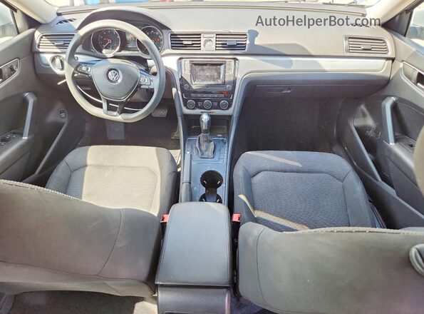 1VWAT7A30GC008439 2016 VOLKSWAGEN PASSAT Silver Առջևի վահանակի տեսք