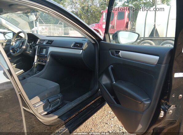 1VWAT7A31GC055947 2016 VOLKSWAGEN PASSAT Black Widok wnętrza z przodu