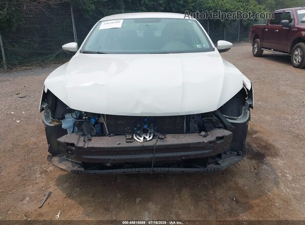1VWAT7A31GC062722 2016 VOLKSWAGEN PASSAT White Front view