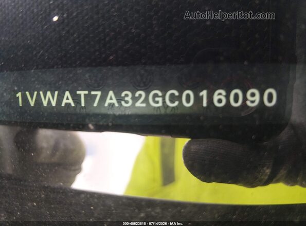 1VWAT7A32GC016090 2016 VOLKSWAGEN PASSAT Gray Engine compartment view