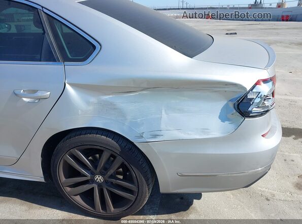 1VWAT7A32GC061689 2016 VOLKSWAGEN PASSAT Серебряный Вид спереди