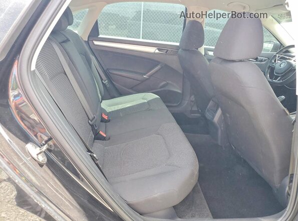 1VWAT7A32HC027866 2017 VOLKSWAGEN PASSAT Black Widok tylnych siedzeń