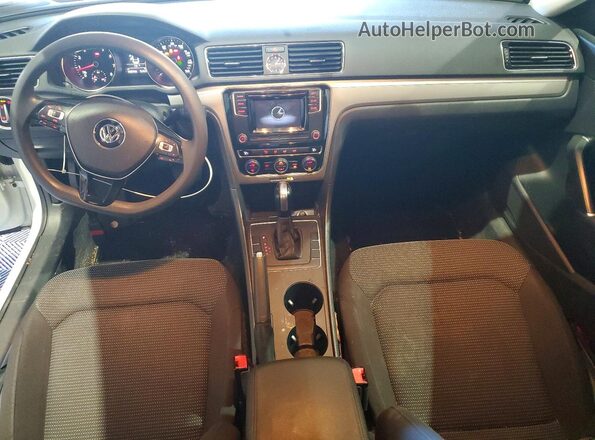 1VWAT7A32HC064190 2017 VOLKSWAGEN PASSAT Белый Вид панели приборов