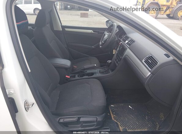 1VWAT7A33GC006989 2016 VOLKSWAGEN PASSAT White Front interior view
