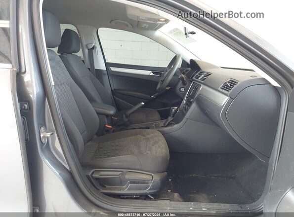 1VWAT7A33GC011335 2016 VOLKSWAGEN PASSAT Серый Вид салона спереди