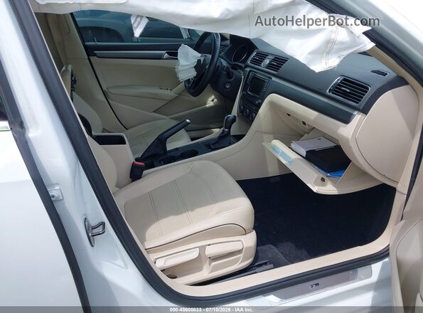 1VWAT7A33GC032797 2016 VOLKSWAGEN PASSAT White Սալոնի դիմացի տեսք