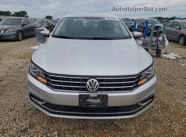 1VWAT7A33HC059399 2017 VOLKSWAGEN PASSAT Silver Widok z przodu