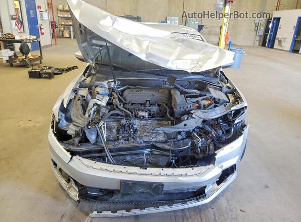 1VWAT7A35HC050073 2017 VOLKSWAGEN PASSAT Silver Front view