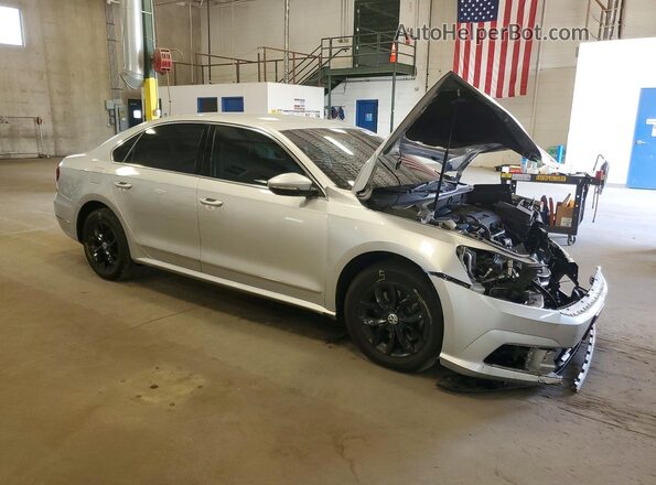1VWAT7A35HC050073 2017 VOLKSWAGEN PASSAT Silver Front right