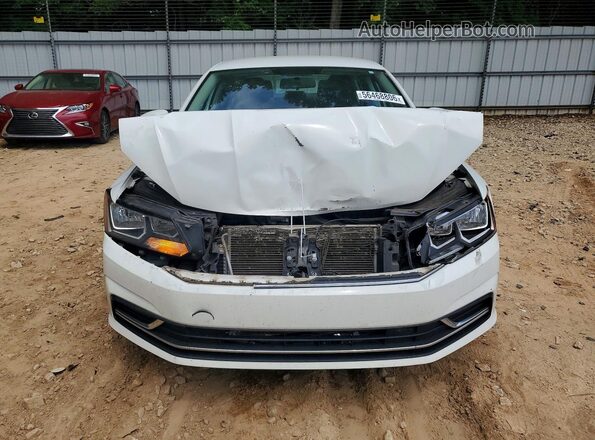 1VWAT7A35HC053149 2017 VOLKSWAGEN PASSAT White Front view