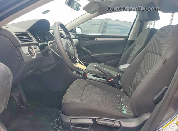 1VWAT7A36HC032147 2017 VOLKSWAGEN PASSAT Gray Front interior view