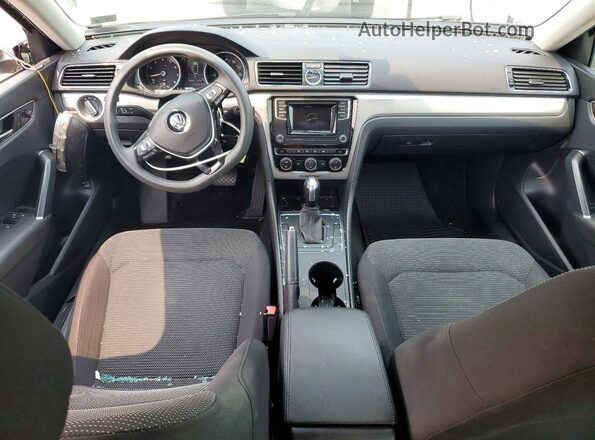 1VWAT7A36HC032147 2017 VOLKSWAGEN PASSAT Gray Dashboard view
