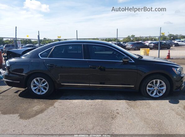 1VWAT7A36HC047585 2017 VOLKSWAGEN PASSAT Black Սալոնի հետևի տեսք