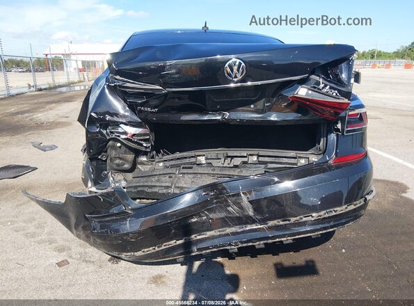1VWAT7A36HC047585 2017 VOLKSWAGEN PASSAT Black 