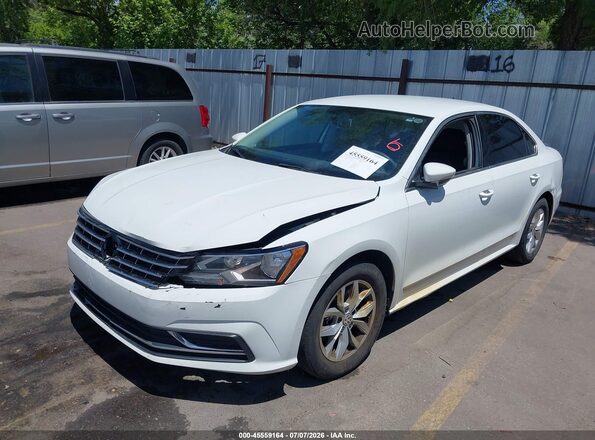 1VWAT7A36HC064676 2017 VOLKSWAGEN PASSAT Белый Передняя левая четверть