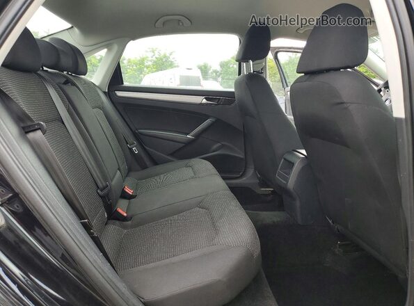 1VWAT7A36HC077329 2017 VOLKSWAGEN PASSAT Black Вид задніх сидінь