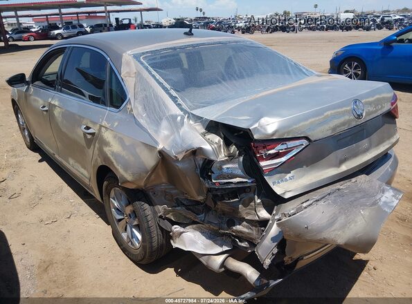 1VWAT7A37GC039526 2016 VOLKSWAGEN PASSAT Silver Вид спереду